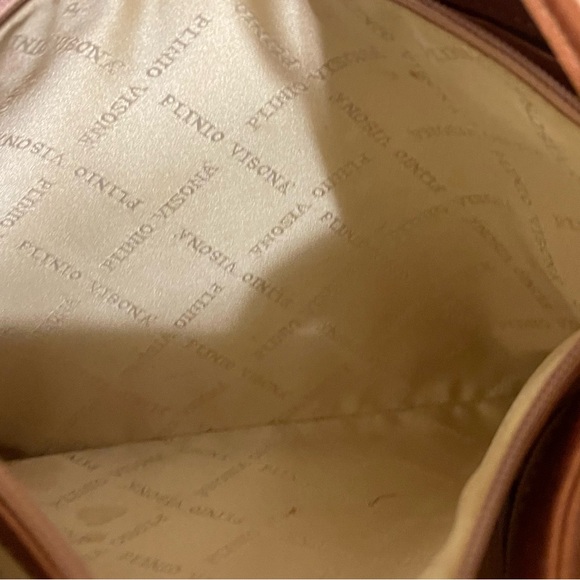 Plinio Visona Luxurious Tan Interior - Picture 7 of 9